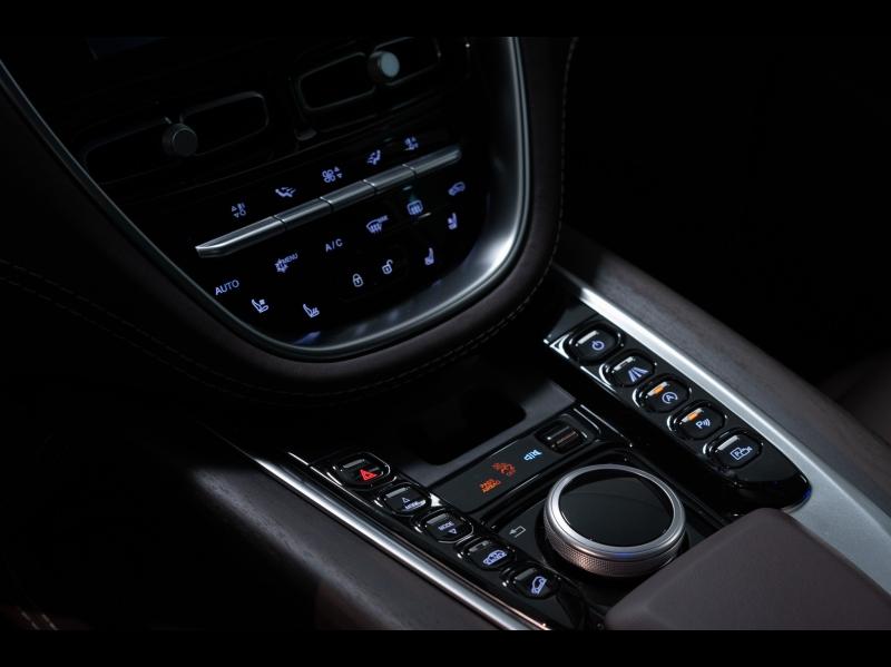 Image ASTON MARTIN DBX 4.0 V8 biturbo 550ch BVA9