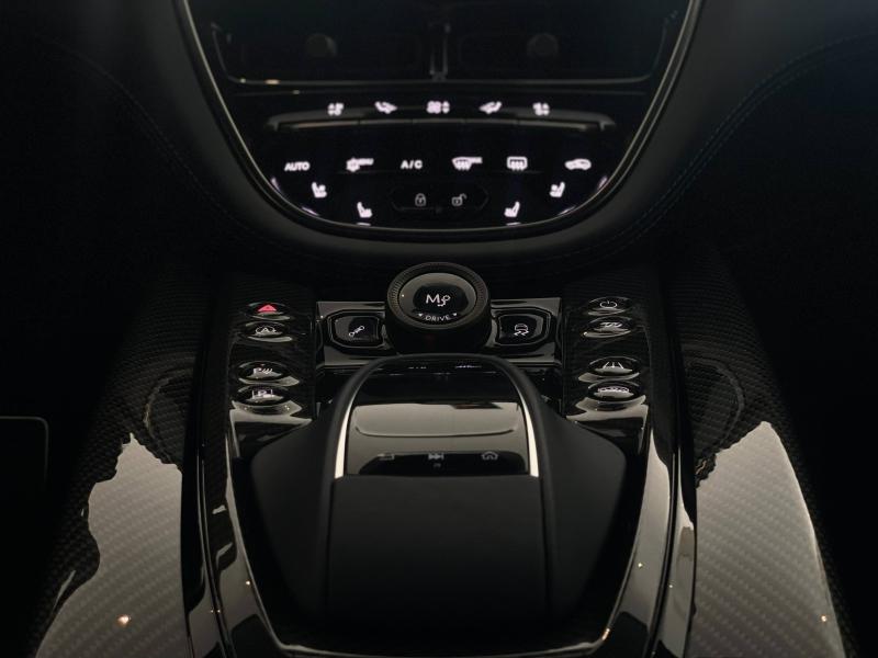 Image ASTON MARTIN DBX 4.0 V8 biturbo 707ch BVA9