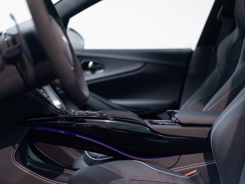 Image ASTON MARTIN DBX 4.0 V8 biturbo 707ch BVA9