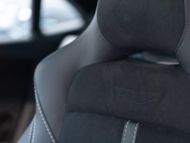 Image ASTON MARTIN DBX 4.0 V8 biturbo 707ch BVA9