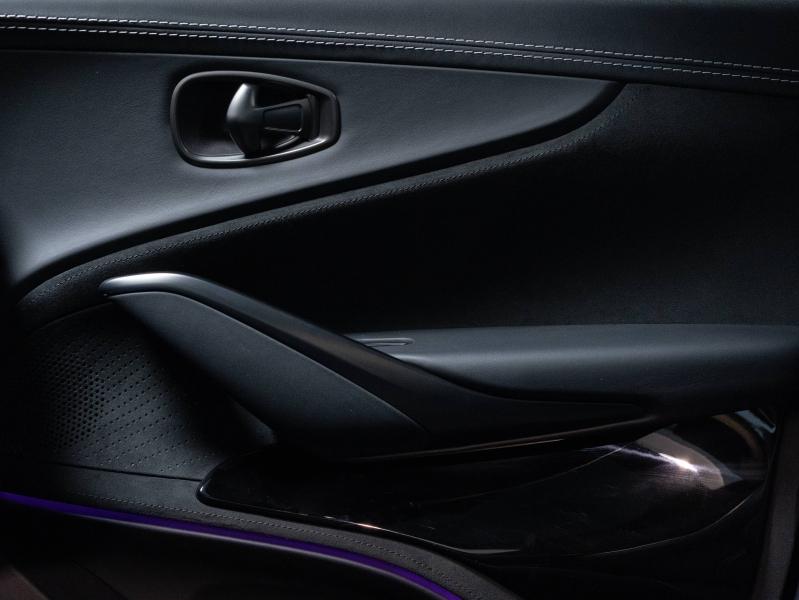 Image ASTON MARTIN DBX 4.0 V8 biturbo 707ch BVA9