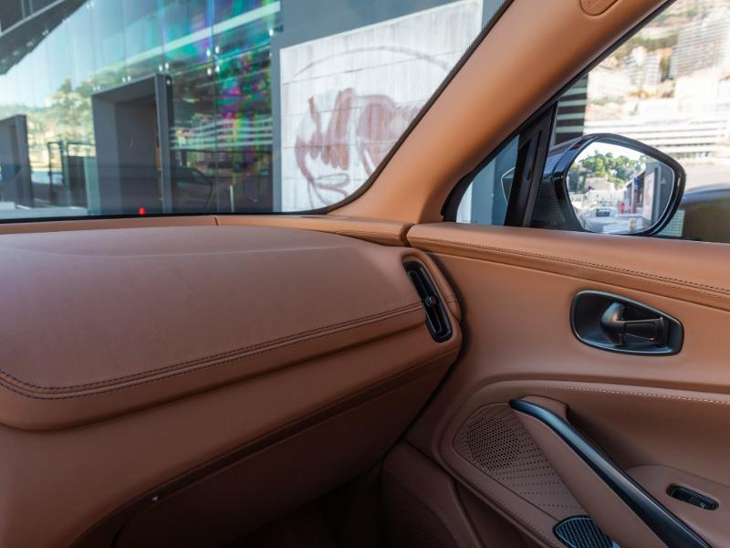 Image ASTON MARTIN DBX 4.0 V8 biturbo 707ch BVA9