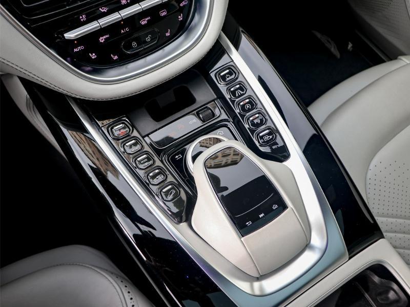 Image ASTON MARTIN DBX 4.0 V8 biturbo 550ch BVA9
