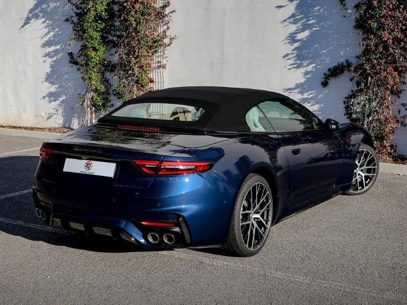 Image MASERATI GranCabrio 3.0 V6 550ch Trofeo