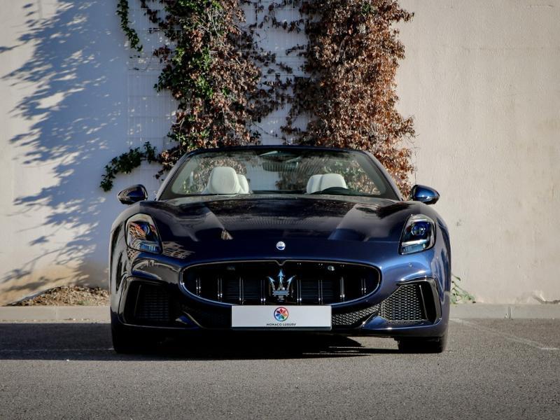 Image MASERATI GranCabrio 3.0 V6 550ch Trofeo