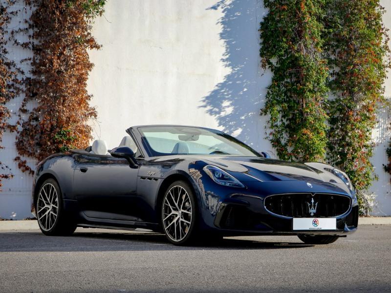Image MASERATI GranCabrio 3.0 V6 550ch Trofeo