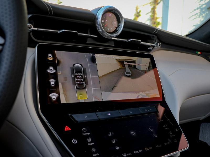 Image MASERATI GranCabrio 3.0 V6 550ch Trofeo