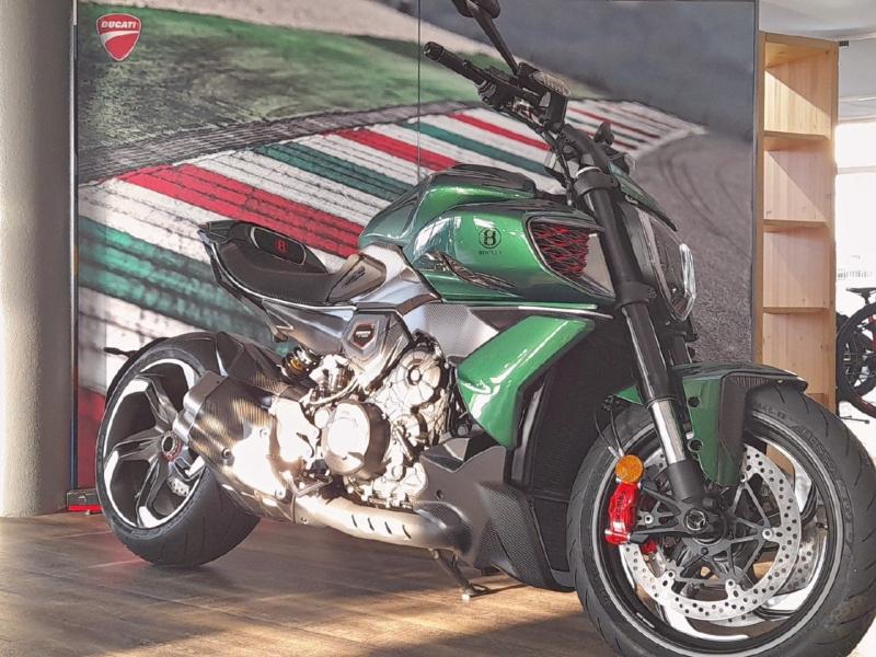 Image DUCATI Diavel DIAVEL V4 BENTLEY LIMITED EDITION