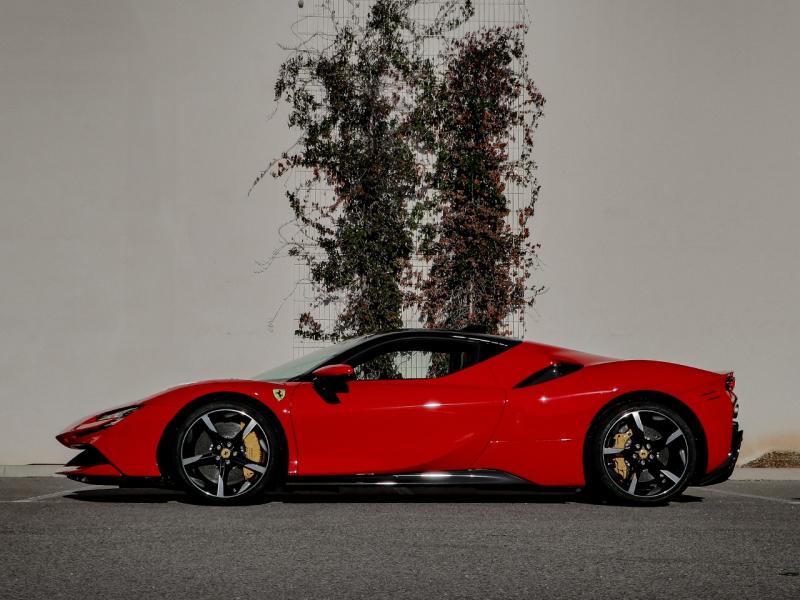 Image FERRARI SF90 STRADALE