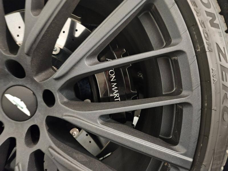 Image ASTON MARTIN DBX 4.0 V8 biturbo 707ch BVA9