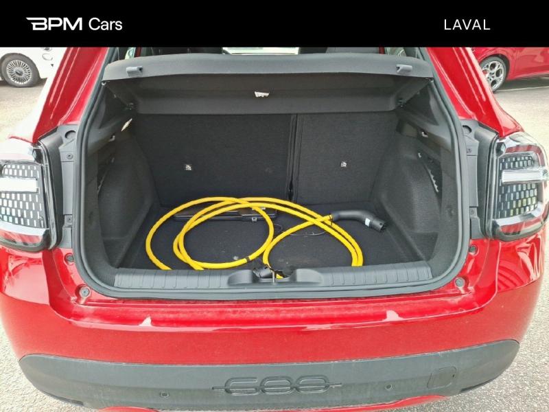 Image FIAT 600 e 156ch 54kWh Red