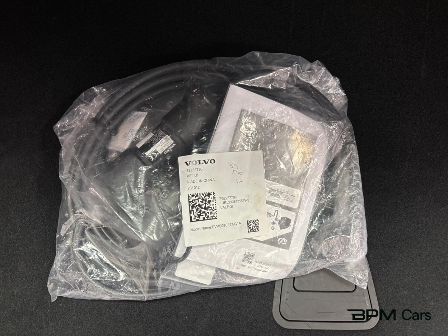 Image VOLVO XC60 T6 AWD 253 + 145ch Utimate Style Dark Geartronic