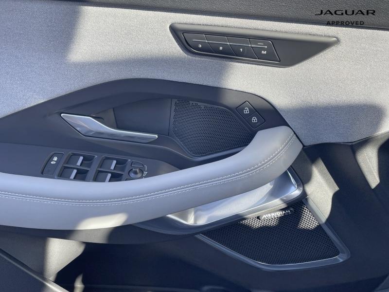Image JAGUAR E-Pace P270e PHEV 269ch R-Dynamic HSE