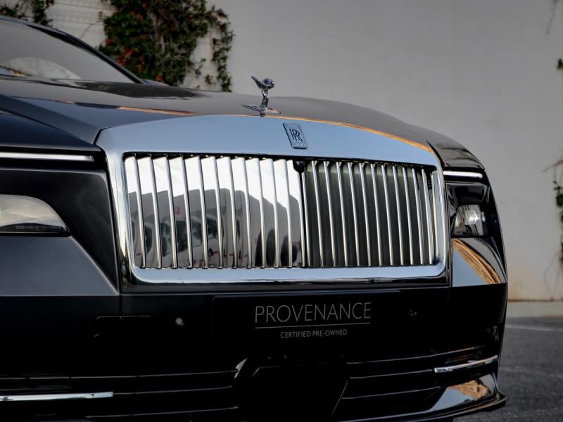Image ROLLS-ROYCE SPECTRE SILVER BADGE