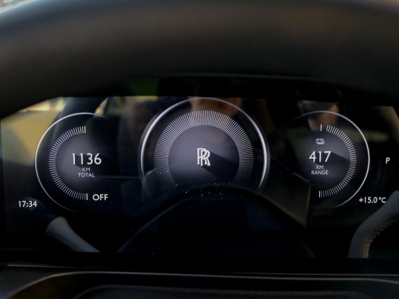 Image ROLLS-ROYCE SPECTRE SILVER BADGE