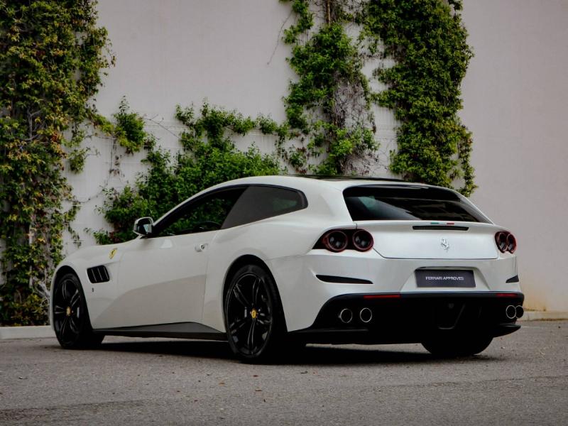Image FERRARI GTC4Lusso V12 6.3 690ch