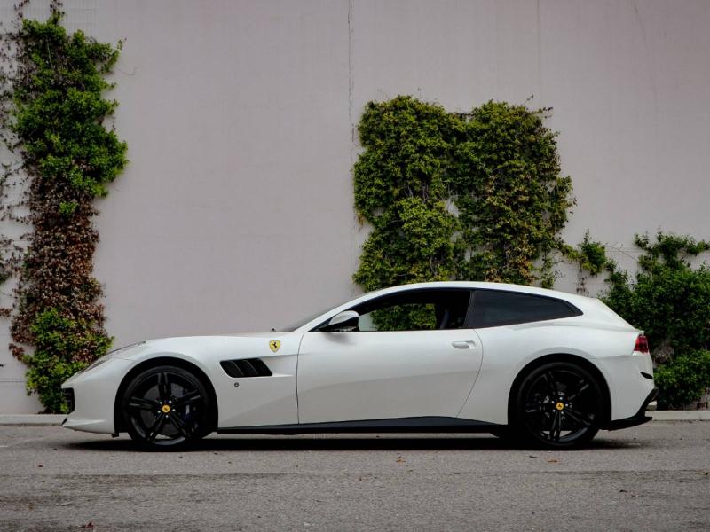 Image FERRARI GTC4Lusso V12 6.3 690ch