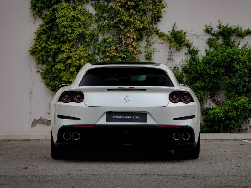 Image FERRARI GTC4Lusso V12 6.3 690ch