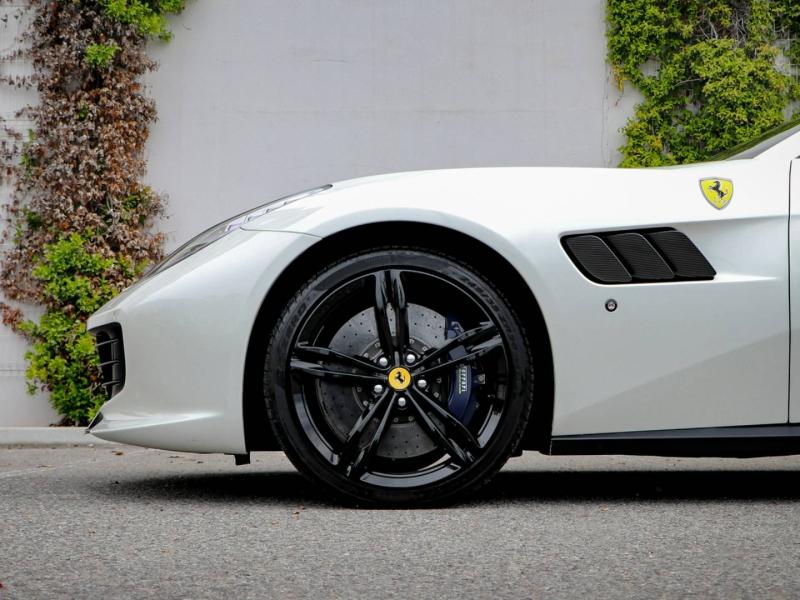 Image FERRARI GTC4Lusso V12 6.3 690ch