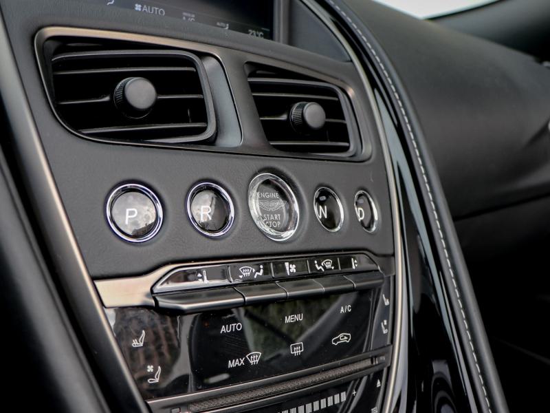 Image ASTON MARTIN DB11 VOLANTE