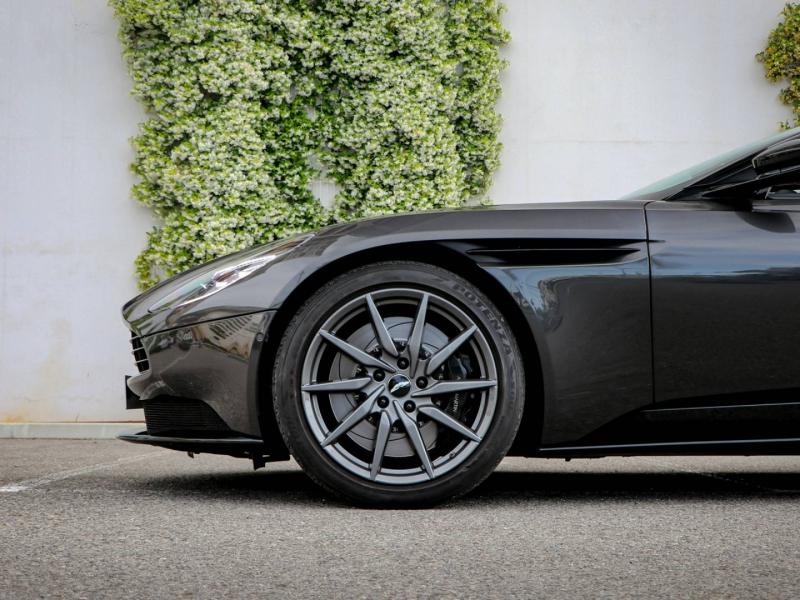 Image ASTON MARTIN DB11 VOLANTE