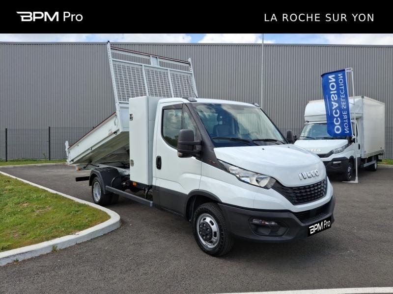 Photo IVECO Daily CCb 35C18H / Empattement 3750 Tor / Benne et coffre et trappe a enrobé / 34 900? HT