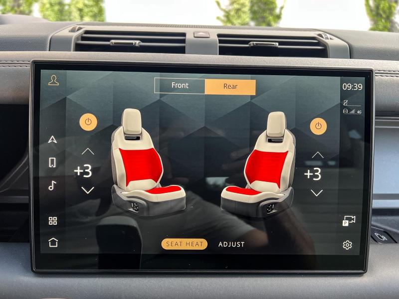 Image LAND-ROVER Defender 110 4.4 P635 Octa