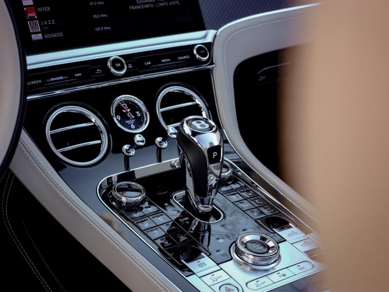 Image BENTLEY CONTINENTAL GTC V8 4.0 550ch