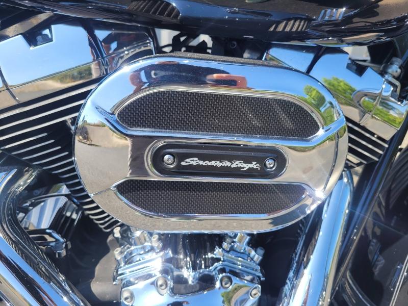 Image HARLEY-DAVIDSON Road King Classic Road King Classic 1690 Noir ABS 2011