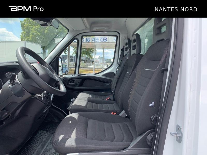 Image IVECO Daily CCb 35-160H / CAISSE & HAYON / 3.0L 160CH / 2023 /