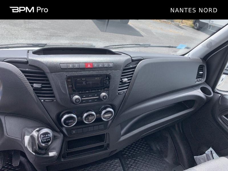 Image IVECO Daily CCb 35-160H / CAISSE & HAYON / 3.0L 160CH / 2023 /