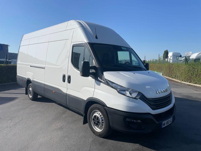 Photo IVECO Daily 35S Fg 35S18HA8 V12 Hi-Matic