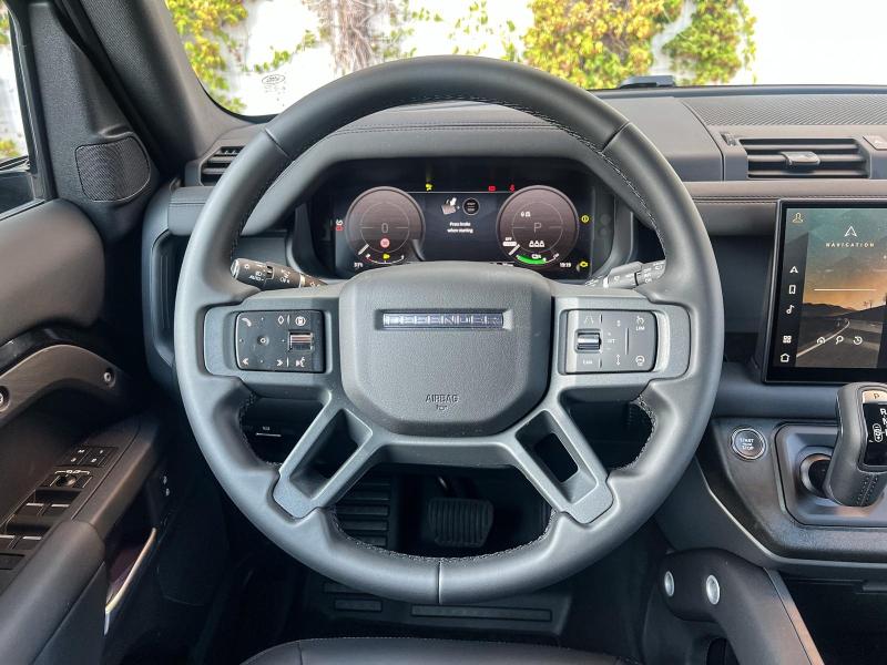 Image LAND-ROVER Defender 110 2.0 P300e X-Dynamic SE