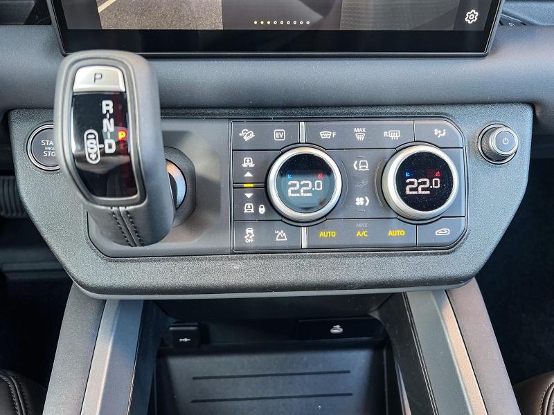 Image LAND-ROVER Defender 110 2.0 P300e X-Dynamic SE
