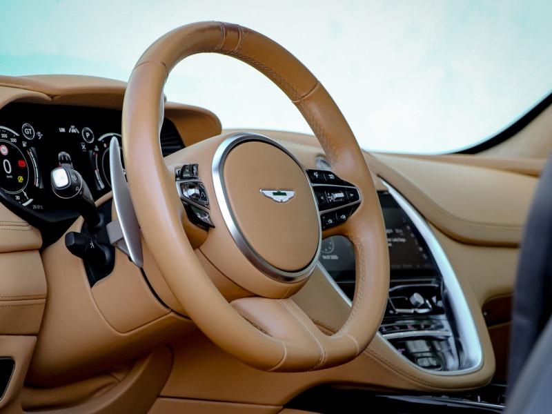 Image ASTON MARTIN DBX 4.0 V8 biturbo 550ch BVA9