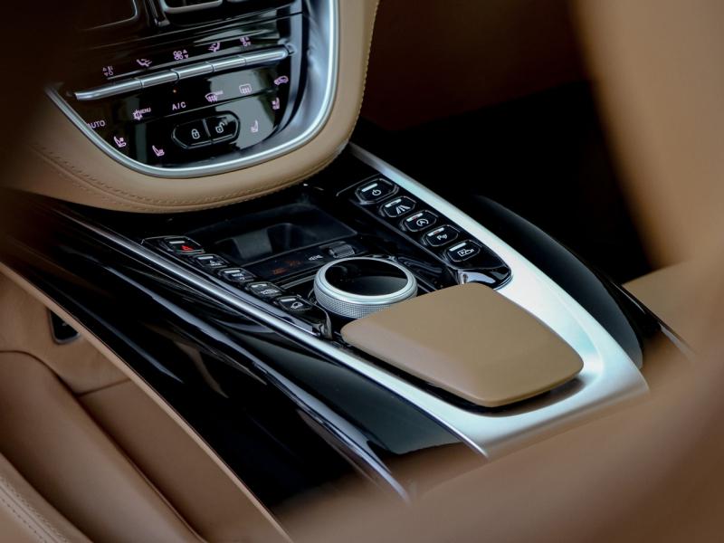 Image ASTON MARTIN DBX 4.0 V8 biturbo 550ch BVA9