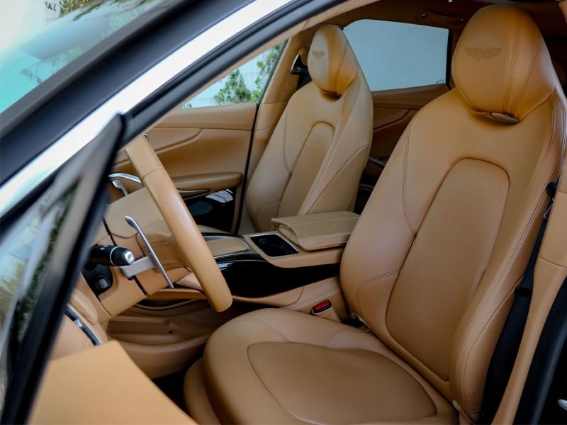 Image ASTON MARTIN DBX 4.0 V8 biturbo 550ch BVA9