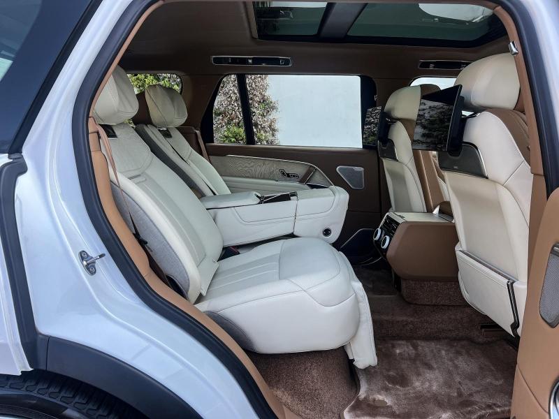 Image LAND-ROVER Range Rover 4.4 P530 530ch SV LWB