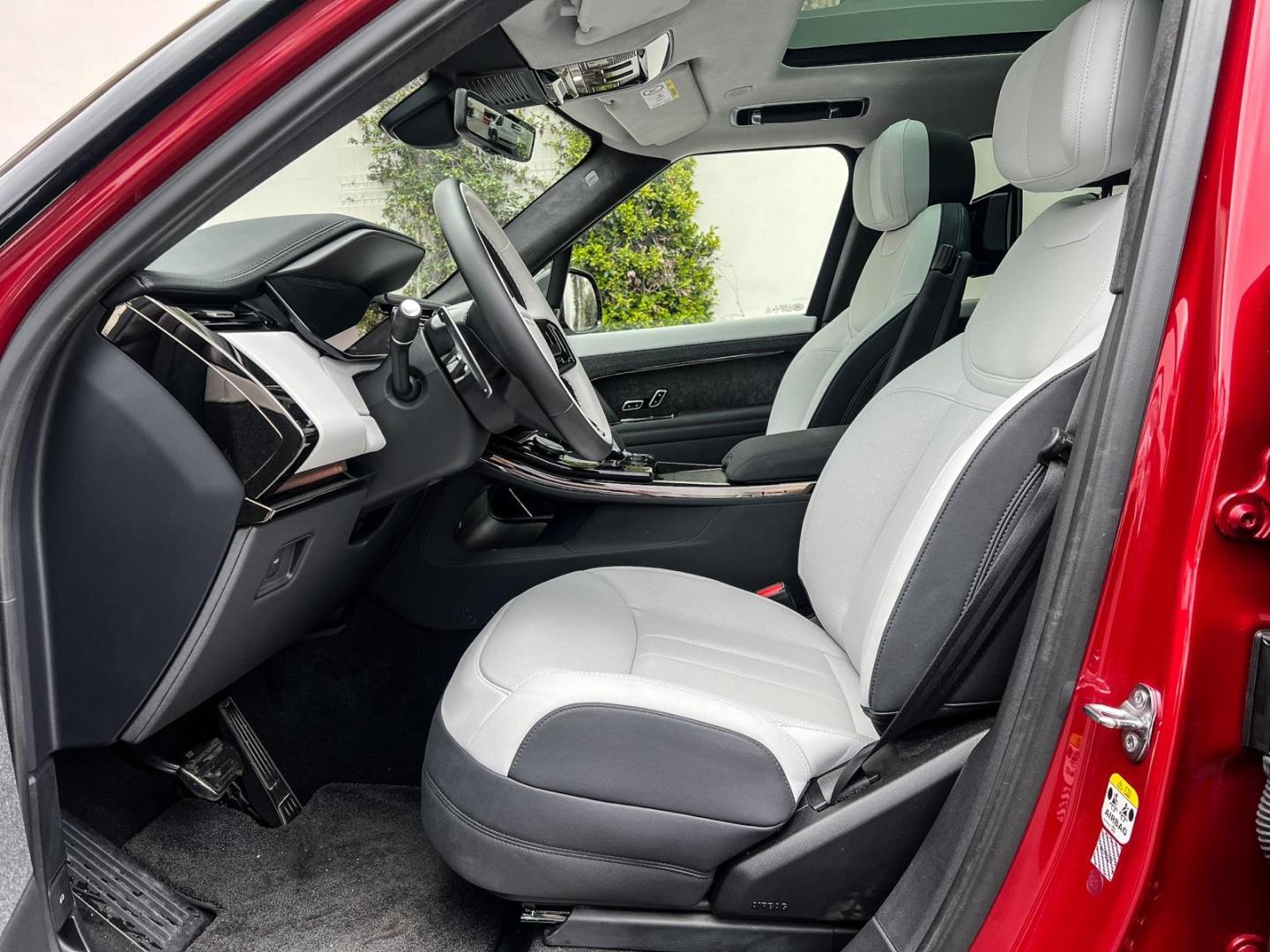 Image LAND-ROVER Range Rover Sport 4.4 P530 530ch First Edition
