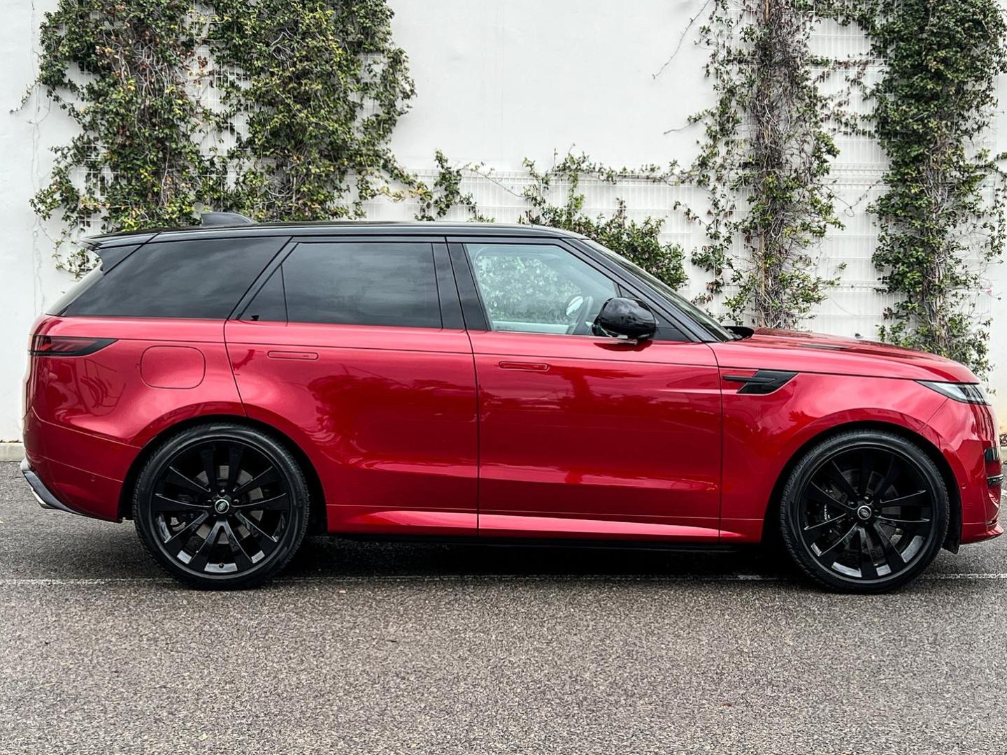 Image LAND-ROVER Range Rover Sport 4.4 P530 530ch First Edition