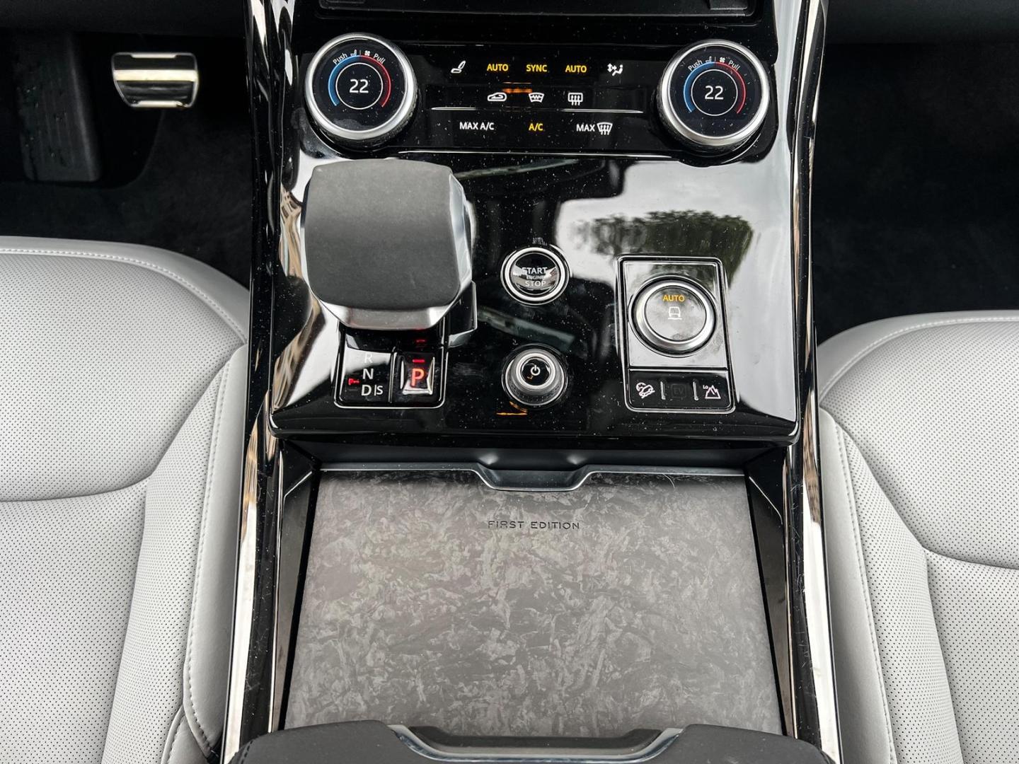 Image LAND-ROVER Range Rover Sport 4.4 P530 530ch First Edition