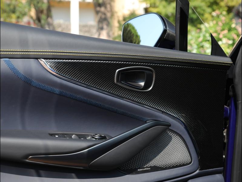 Image ASTON MARTIN DBX 4.0 V8 biturbo 707ch BVA9