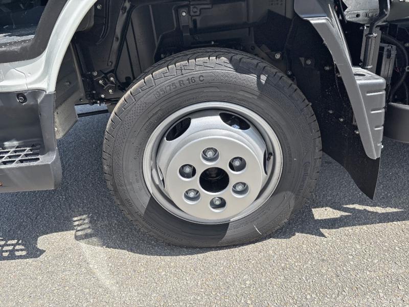 Image FUSO Canter CCb 3C15 Empattement 28