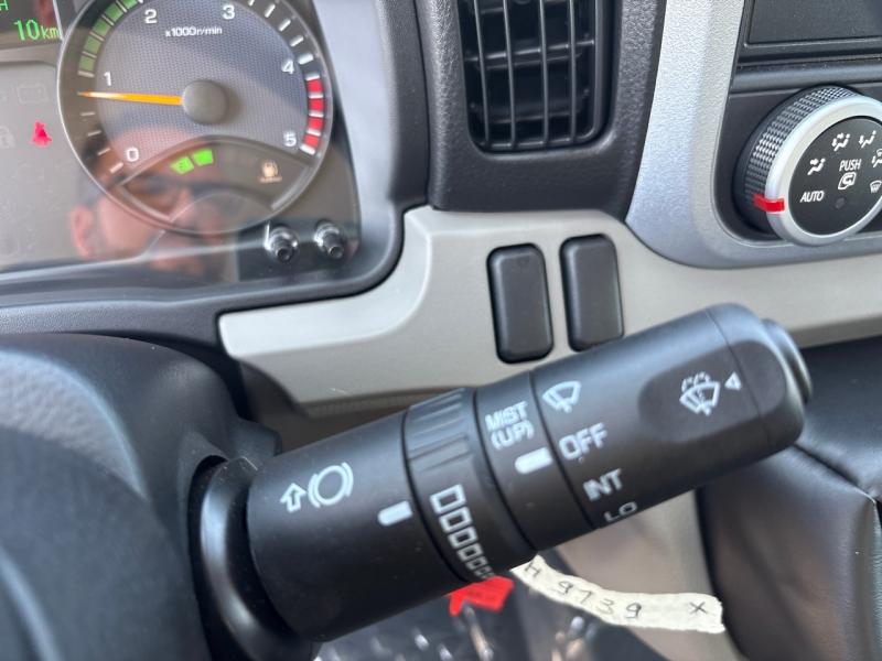 Image FUSO Canter CCb 3C15 Empattement 28