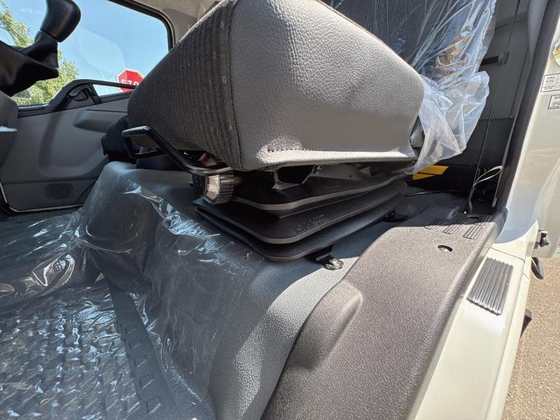 Image FUSO Canter CCb 3C15 Empattement 28