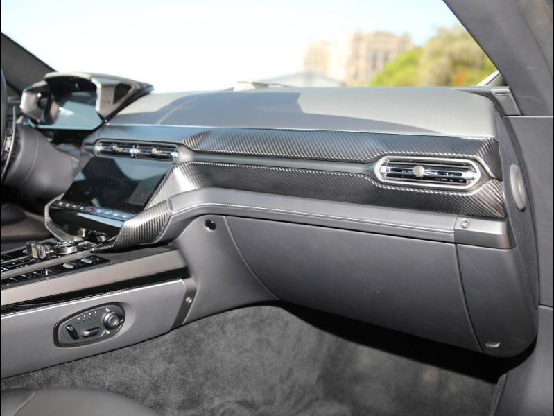 Image ASTON MARTIN DB12 VANQUISH