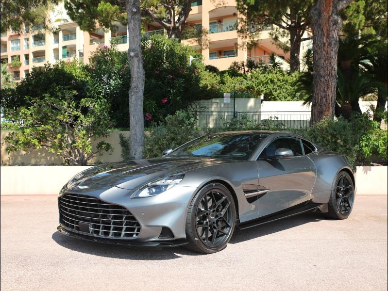 Photo ASTON MARTIN DB12 VANQUISH