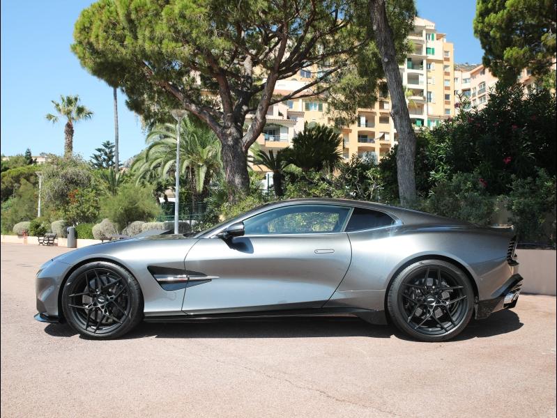 Image ASTON MARTIN DB12 VANQUISH