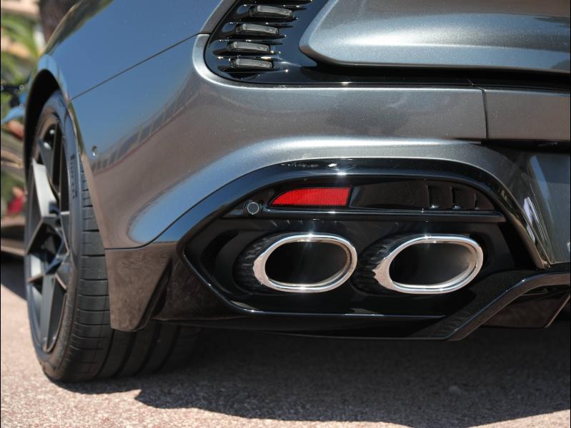 Image ASTON MARTIN DB12 VANQUISH