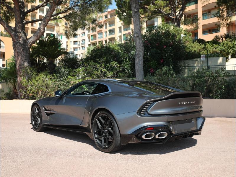 Image ASTON MARTIN DB12 VANQUISH